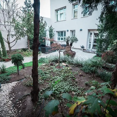 London كونستانتا